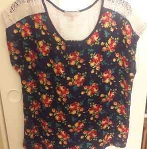 Flower print lace shoulder top